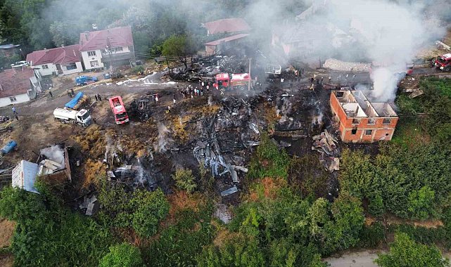 Köy alevlere teslim oldu: Felaketin izleri gün ağarınca ortaya çıktı