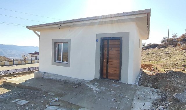 Köy muhtarlarına yeni muhtarlık ofisleri yapıldı