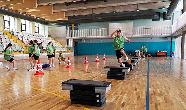 Küçükçekmece Belediyesi'nden özel yetenek sınavlarına hazırlanan gençler için hazırlık kursları
