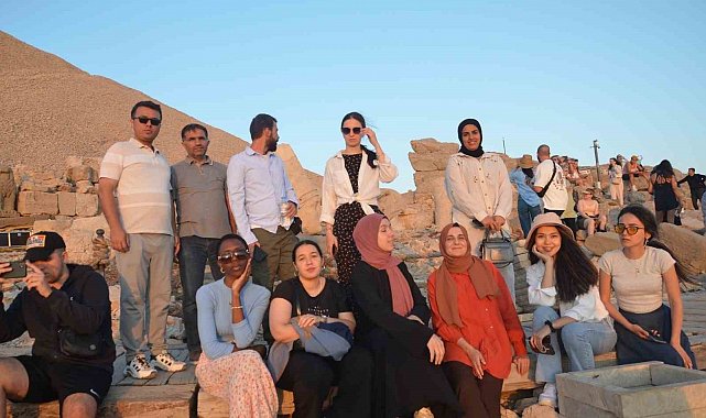 Kültürler Nemrut'ta buluştu