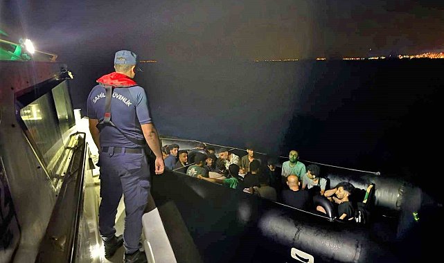 Kuşadası'nda 18 düzensiz göçmen kurtarıldı