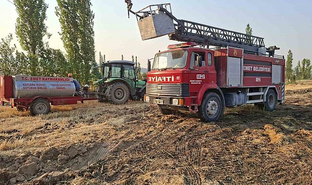 Kütahya'da 8 dönüm arazi ve 180 balya saman küle döndü