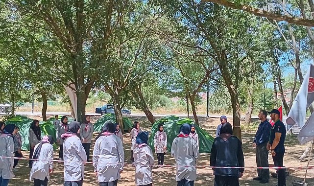 Kütahya'da izcilik kampı düzenlendi