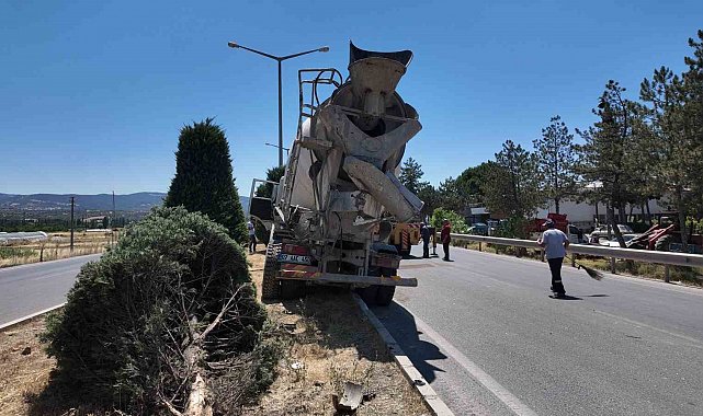 Kütahya'da mikser tıra çarptı: 1 yaralı