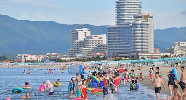 Kuzey Kore'nin yeni tatil kompleksi yerli ziyaretçileri kabul etmeye başladı