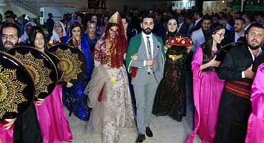 Mahmedpiran Aşireti'nden örnek takı töreni