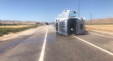 Malatya'da tanker devrildi: 1 kişi yaralandı
