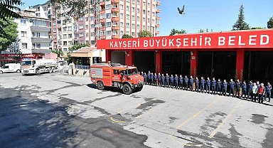 Manisa ve İzmir'deki yangınlara müdahale eden kahraman itfaiyeciler Kayseri'ye döndü
