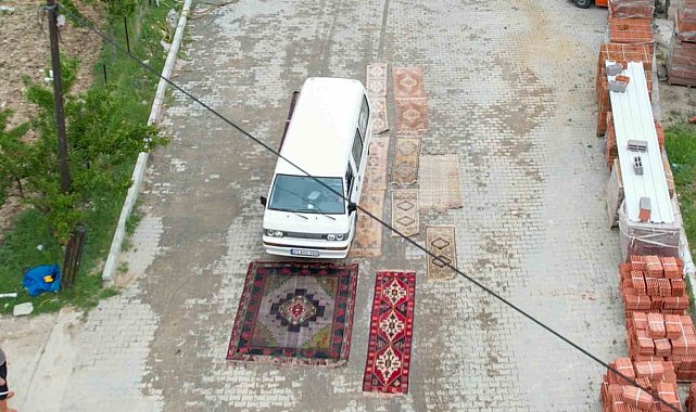Manisa'da şaşkına çeviren halı eskitme yöntemi