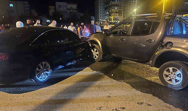 Mardin'de otomobil ile pikabın çarpıştığı kazada 6 kişi yaralandı