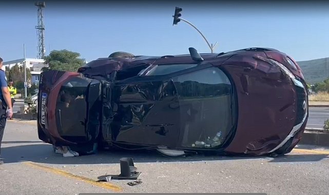 Menteşe'de araçlar hurdaya döndü: 1 yaralı