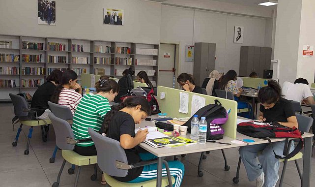 Mersin, öğrencilerin gözdesi olmaya devam ediyor