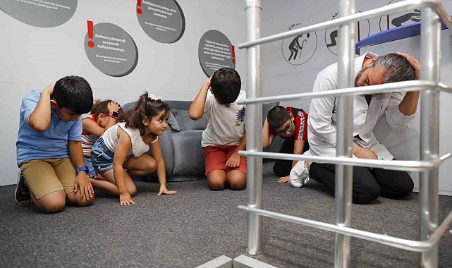 Mersin'de çocuklara afet eğitimi