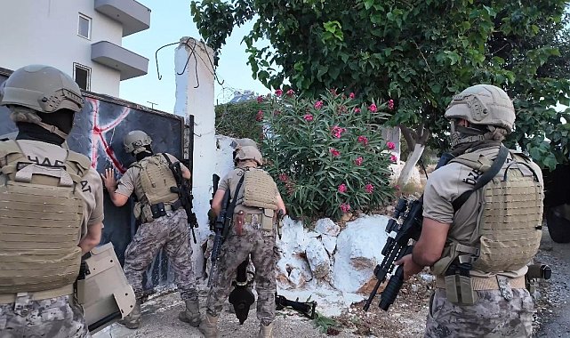 Mersin'de fuhuş operasyonu: 22 şüpheli gözaltına alındı
