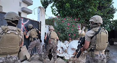 Mersin'de fuhuş operasyonu: 22 şüpheli gözaltına alındı