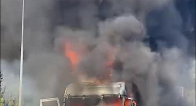 Mersin'de tır alev alev yandı