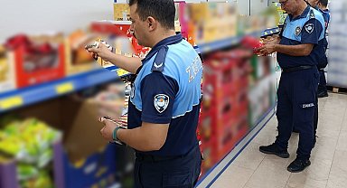Mersin'de zincir marketlerde etiket ve son kullanma tarihi denetimi