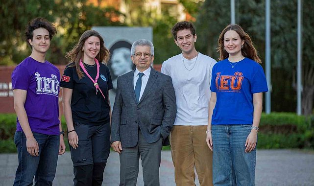 Mezunları, İzmir Ekonomi'yi unutmadı
