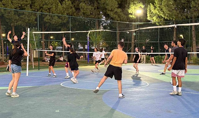 Mimar Sinan Parkı'na vatandaşlardan yoğun ilgi