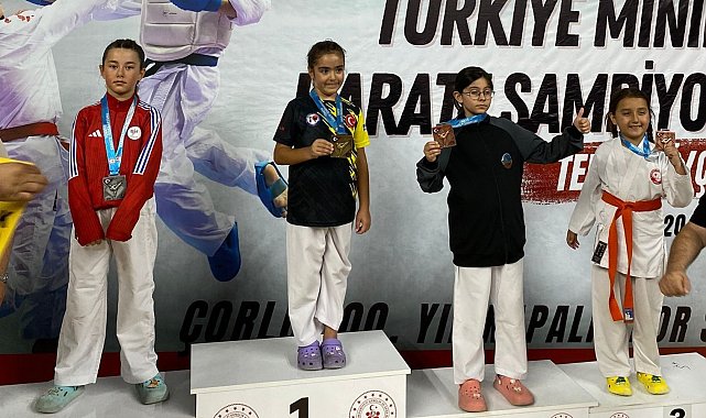 Minikler karate madalya ile döndü