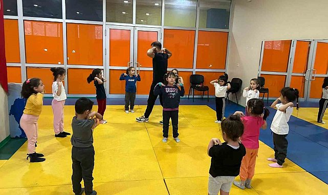 Müdür Kılıç: "Çocuklarınızı yaz tatilinde spor okullarına mutlaka getirin"