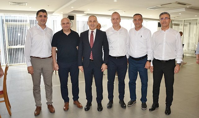 Müdür Öztürk dualarla görevine veda etti