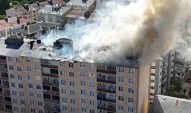 Muş'ta 9 katlı binada yangın çıktı