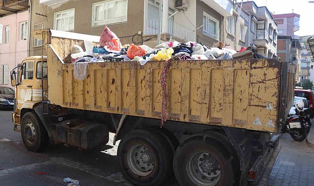 Nazilli Belediyesi'nden çöp eve müdahale