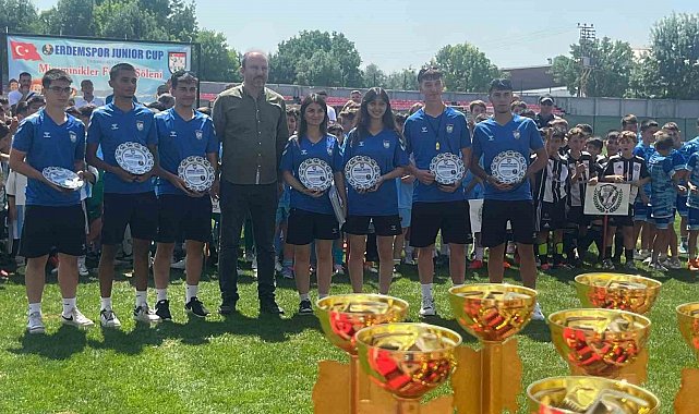 Nejat Tülek Junior CUP futbol turnuvası ödül töreniyle son buldu