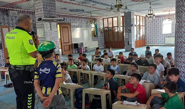 Niğde'de polislerden öğrenci ve vatandaşlara trafik eğitimi