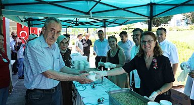 Nilüfer Belediyesi'nden şehit ve gazi yakınlarına aşure ikramı