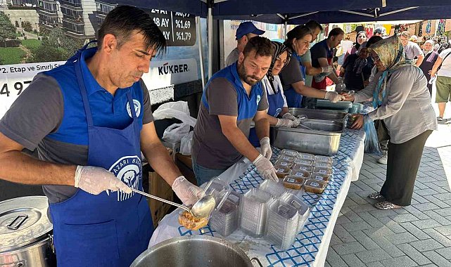 Odunpazarı Belediyesi'nden Çarşamba Pazarı'nda aşure ikramı