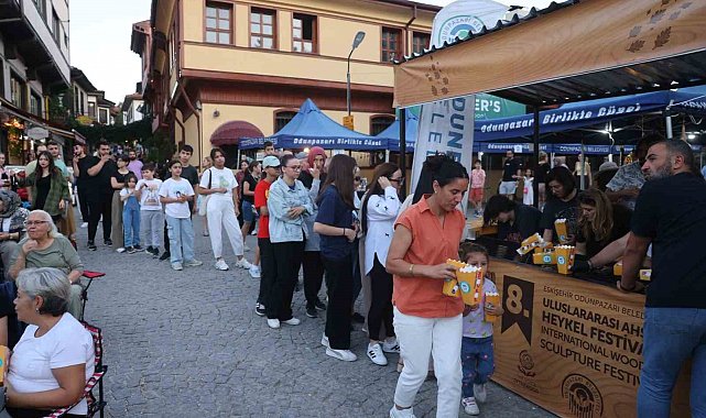 Odunpazarı'nda 'Açık Hava Film Günleri' nostaljik bir başlangıç yaptı