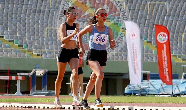 Odunpazarıspor'dan çifte şampiyona başarısı