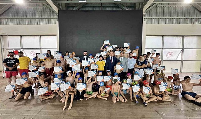 Onlar artık sertifikalı yüzücü