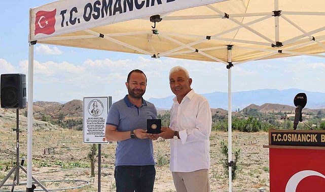 Osmanlı sadrazamı anısına basılan hatıra madalyonlara koleksiyonerlerden yoğun ilgi