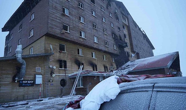 Otel yangınında mahsur kalan 19 yaşındaki kız: "Banyoda ölümü bekledik"