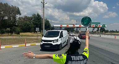 Otobanda yaya olarak kaçmaya çalışan düzensiz göçmen yakalandı