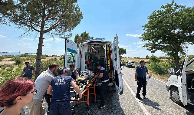 Otomobil ağaca çarptı: 1 ölü 4 yaralı