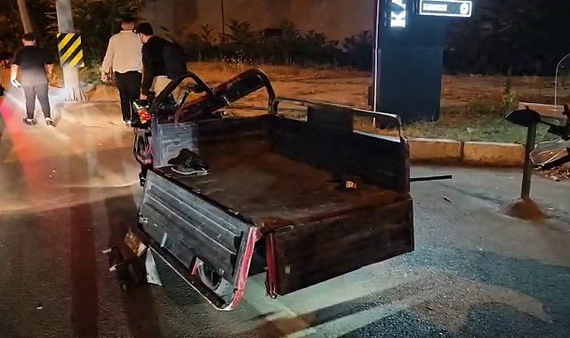 Otomobil elektrikli motosiklete çarptı: 3 yaralı