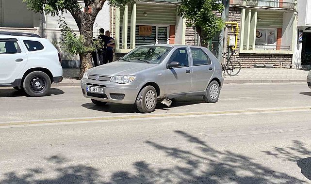 Otomobil ile motosikletli kurye çarpıştı: 1 yaralı