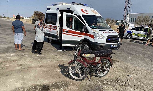 Otomobille çarpışan motosiklet sürücüsü yaralandı