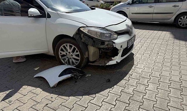 Otomobille motosiklet çarpıştı: 1 yaralı