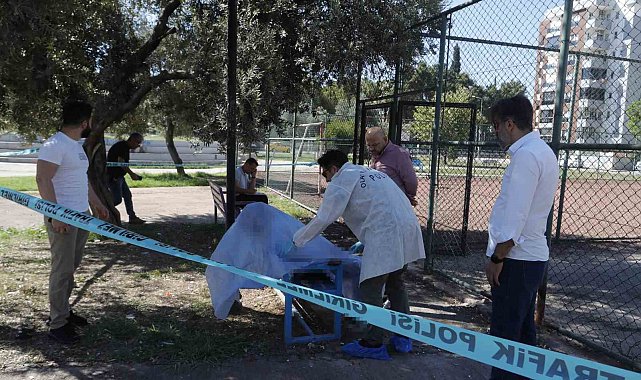 Oturduğu bankta ölü bulundu