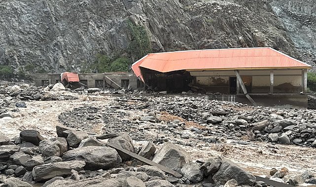 Pakistan'da etkili olan muson yağmurlarında can kaybı 242'ye yükseldi