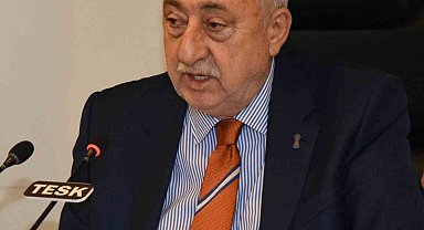 Palandöken: "Demokrasiye sahip çıkan milletimize minnettarız"