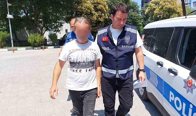 Park halindeki otomobilin üzerine battaniye örtüp ateşe verdi