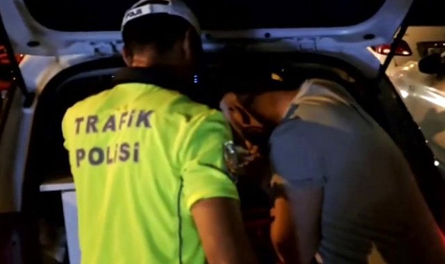 Pendik'te yolu kapatıp dans eden şahıslara para cezası
