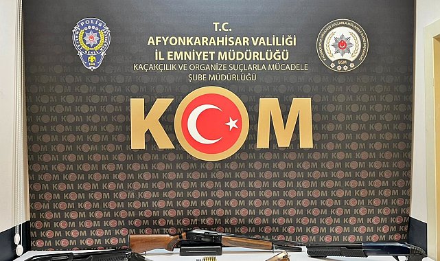 Polisten ruhsatsız silah operasyonu