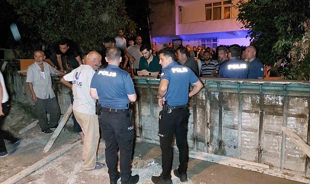 "Tapulu arsam" diye yolu beton duvar ile kapatınca mahalleli isyan etti